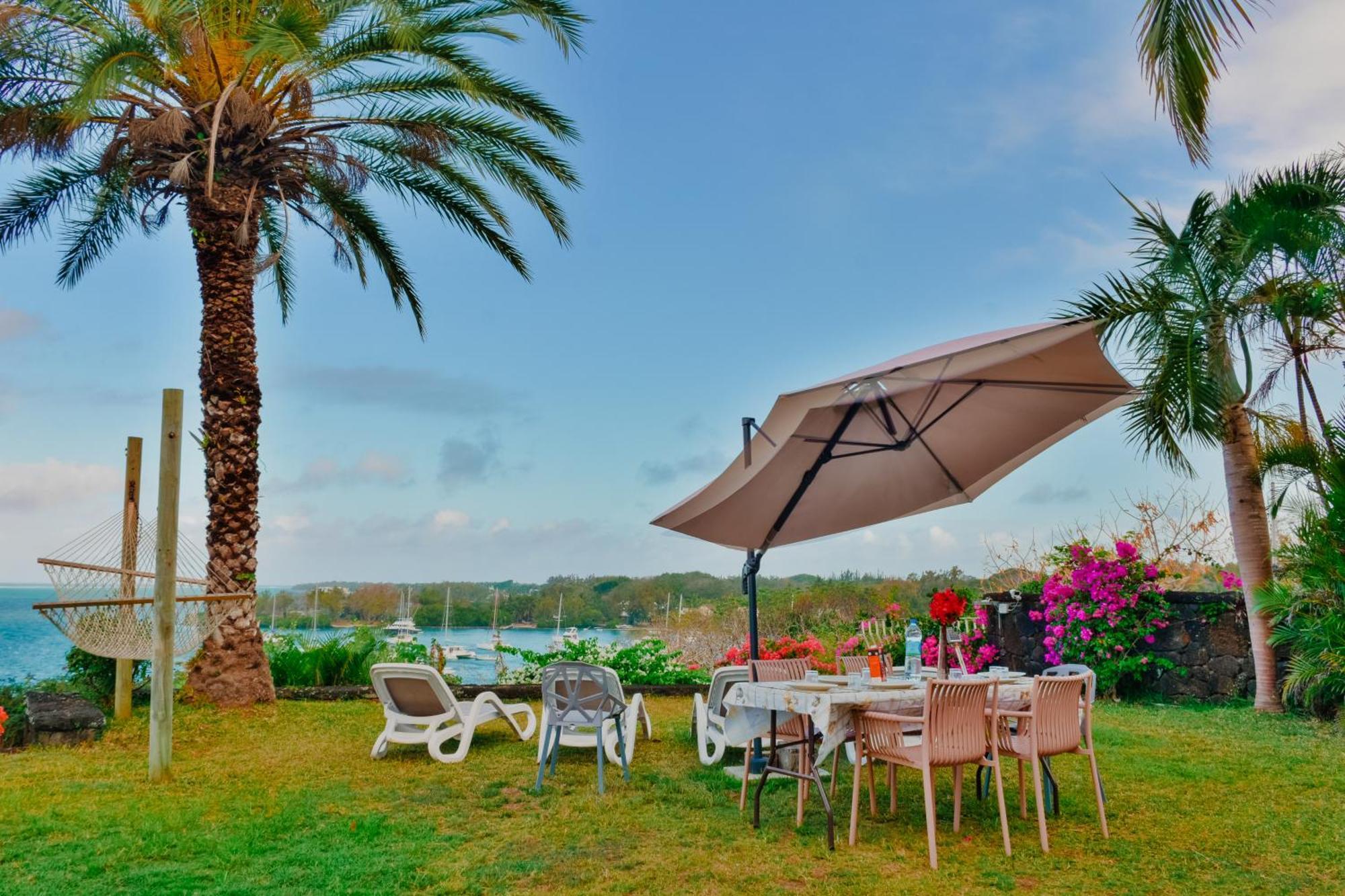 Boutique Villa On The Rocks With Stunning Sea Views, Infinity Pool & Private Sea Trou d'Eau Douce Exterior foto